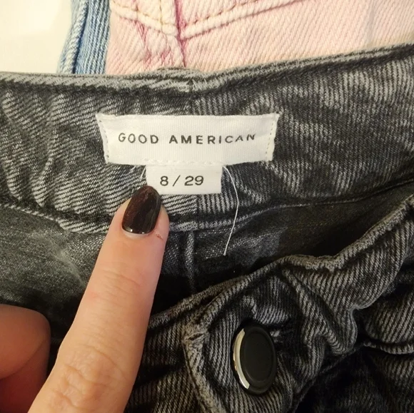 Good American Black Denim Shorts Size 8/29 - Picture 2 of 5